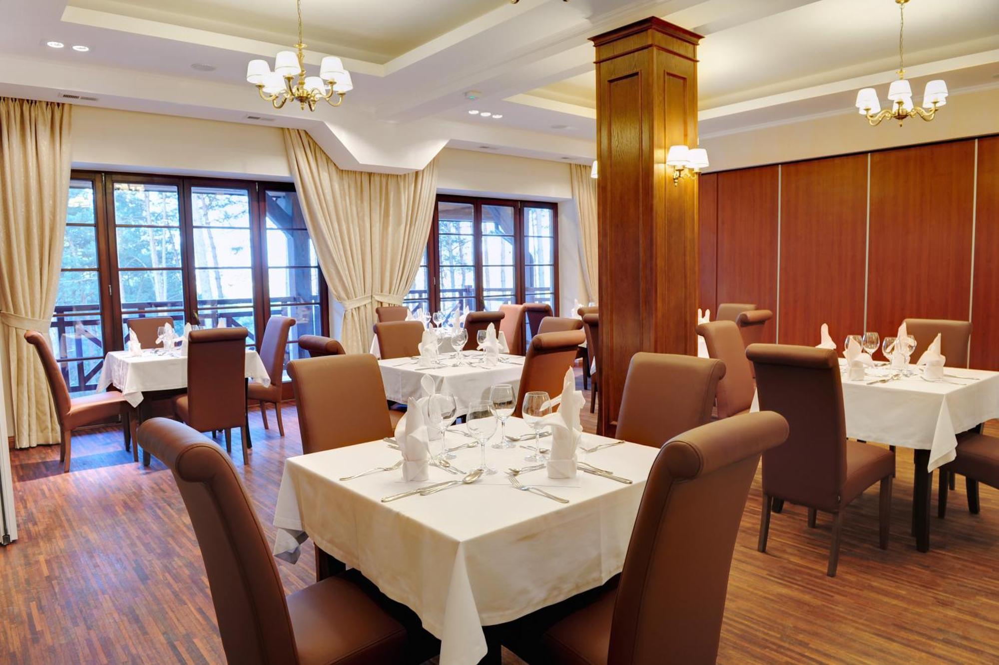 Hotel Kazimierski Zdroj Яновєц Екстер'єр фото