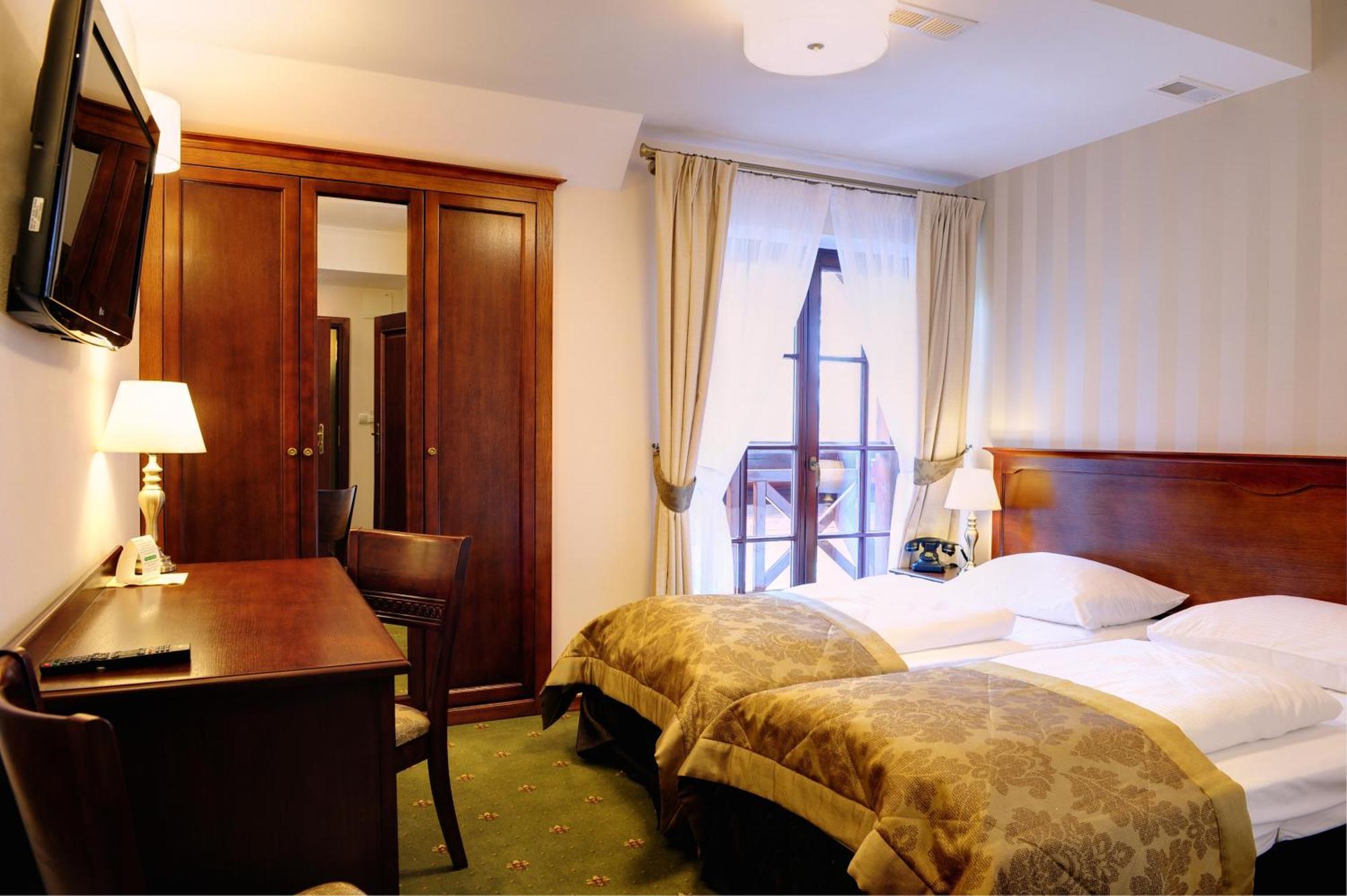 Hotel Kazimierski Zdroj Яновєц Екстер'єр фото